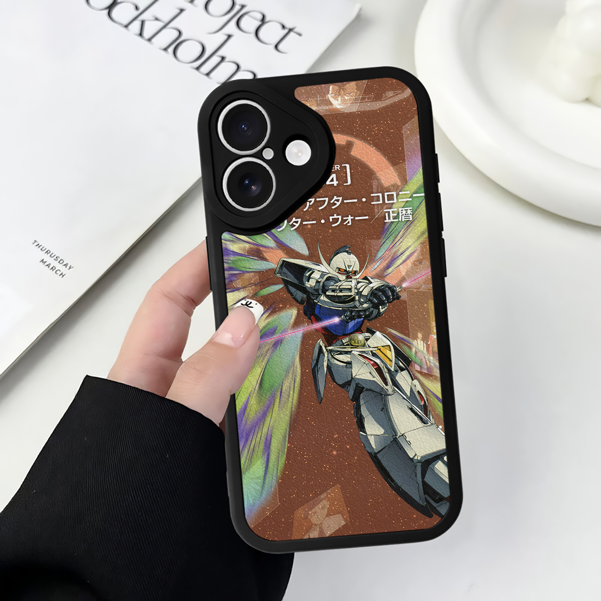 （画像用） 機動戦士ガンダム Mobile Suit Gundam 【iPhone 16シリーズ対応】シリコンスマホケース（レザー調） 材質：シリコン
